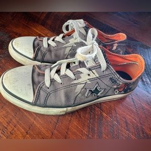 Converse All-star One-Star Chucks 8-ball size 5 37.5